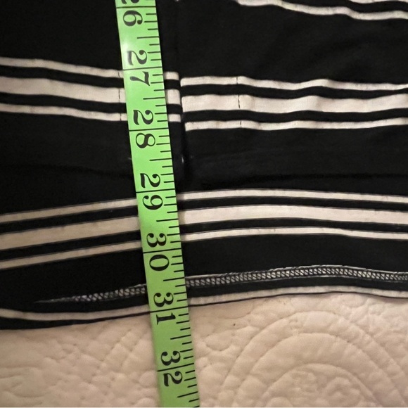 Elliott Lauren Black and White Striped button up Tunic, size M - Picture 6 of 6